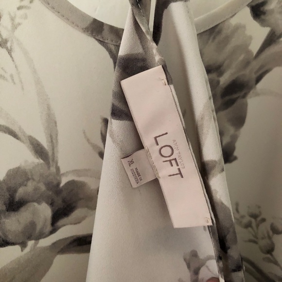 Ann Taylor Cut Away Top Sz. XL - Picture 3 of 3